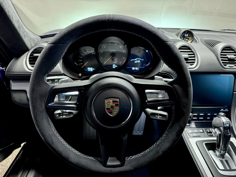 2021 Porsche 718 Cayman - Image 16 of 28