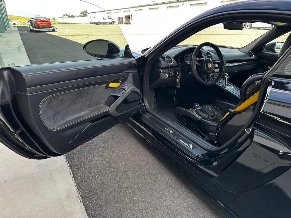 2021 Porsche 718 Cayman GT4 - Image 13 of 21