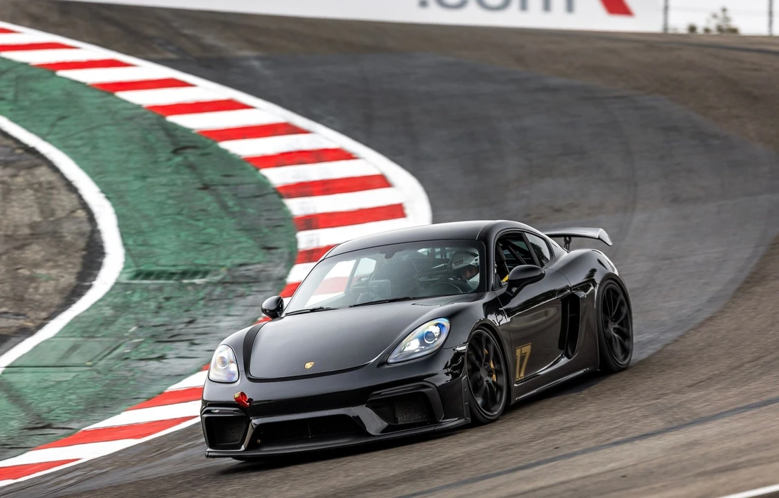 2021 Porsche 718 Cayman GT4 - Image 20 of 21