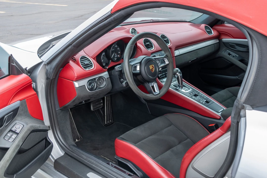 2021 Porsche 718 Boxster Spyder - Image 6 of 10