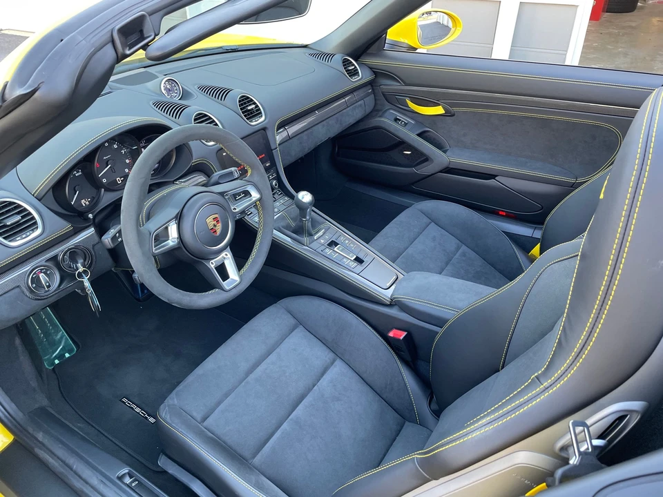 2021 Porsche 718 Boxster Spyder - Image 4 of 4