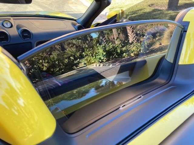 2021 Porsche 718 Boxster Spyder - Image 17 of 20