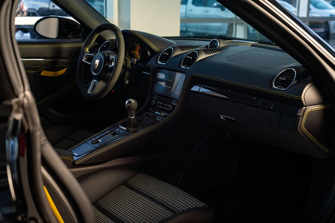 2021 Porsche 718 Boxster Spyder - Image 11 of 15