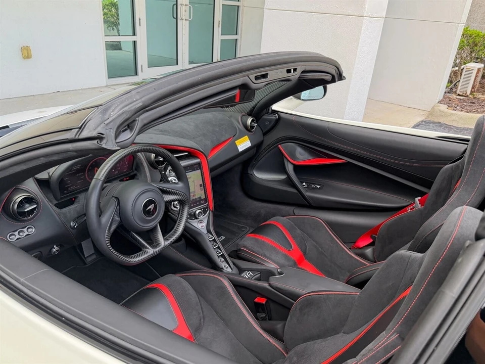 2021 McLaren 720S Spider - Image 2 of 4