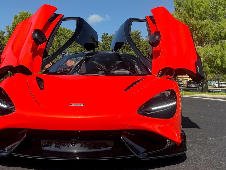 2021 McLaren 765LT - Image 3 of 4