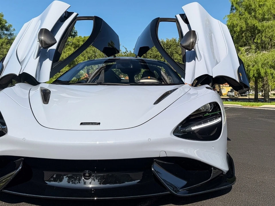 2021 McLaren 765LT - Image 3 of 4