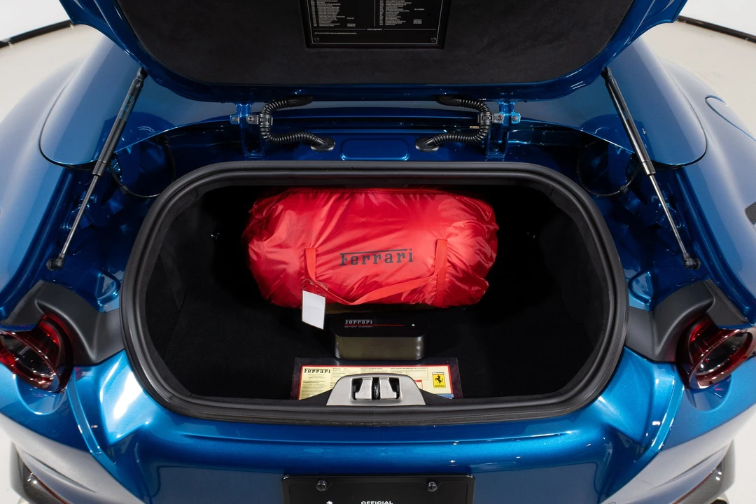 2021 Ferrari - Image 23 of 31
