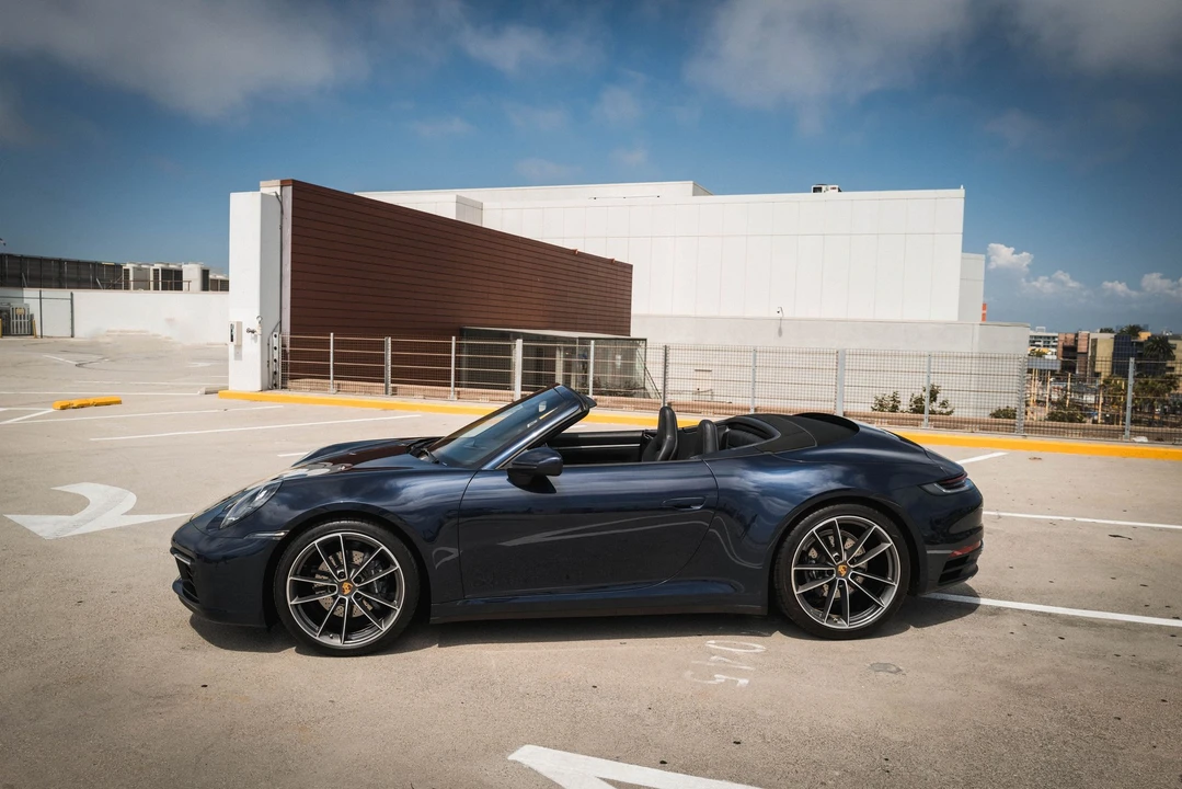 2021 Porsche 992 Carrera - Image 12 of 27
