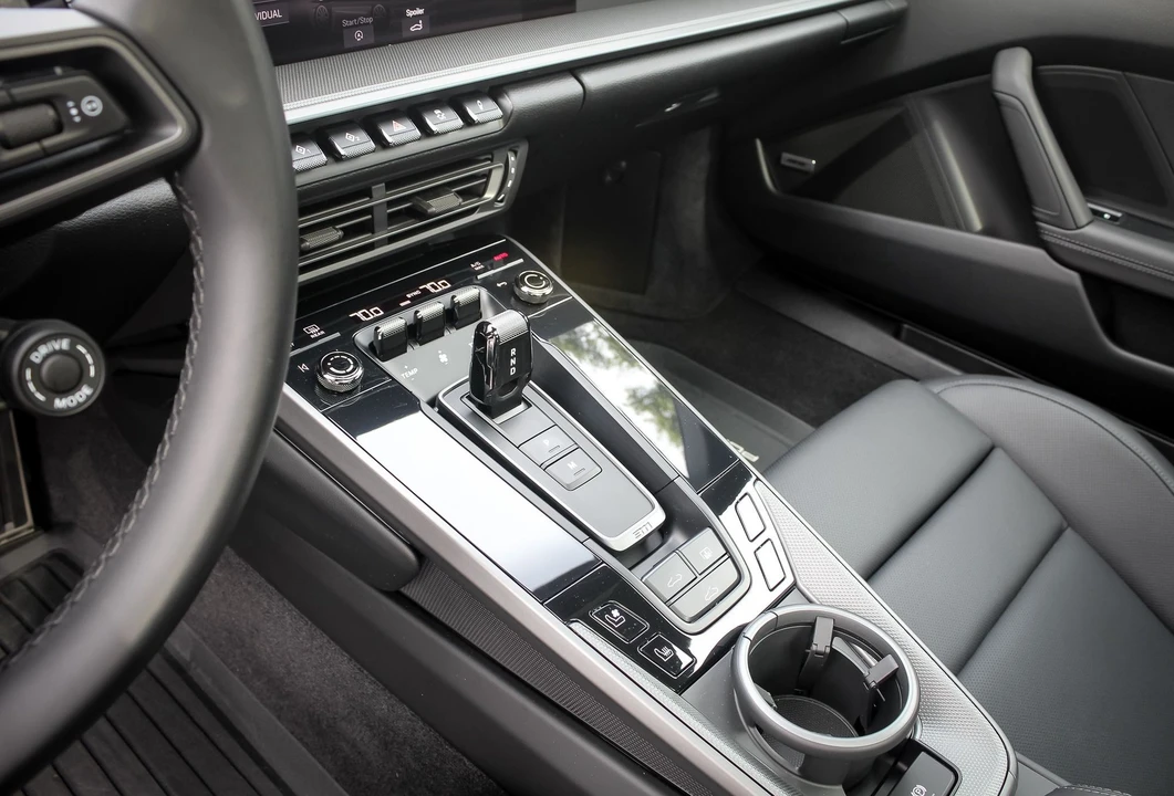 2021 Porsche 992 Carrera - Image 15 of 17