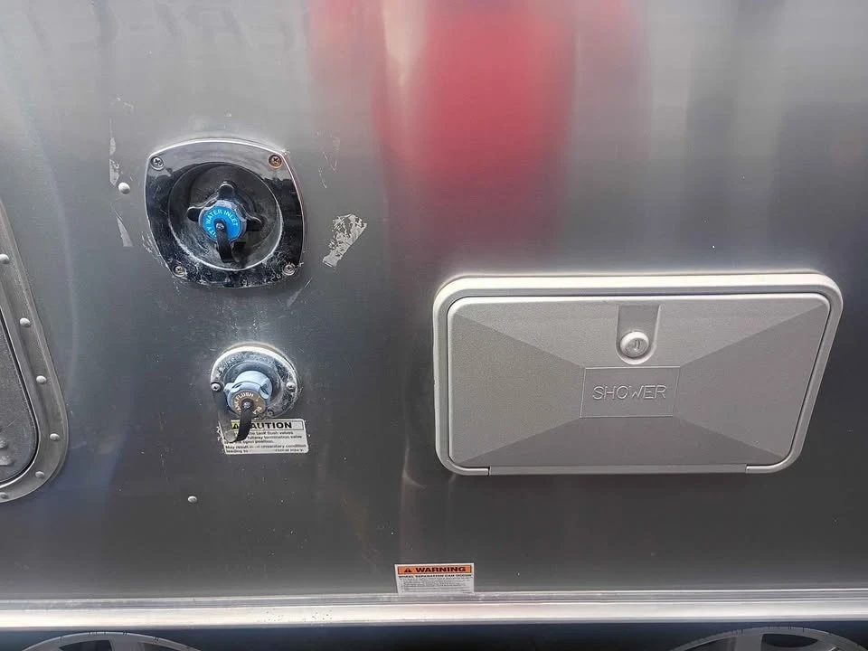 2021 Airstream - Image 4 of 18