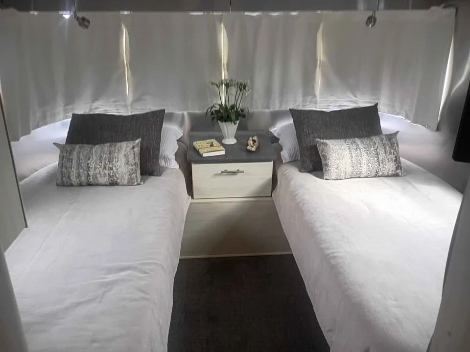 2021 Airstream - Image 14 of 18