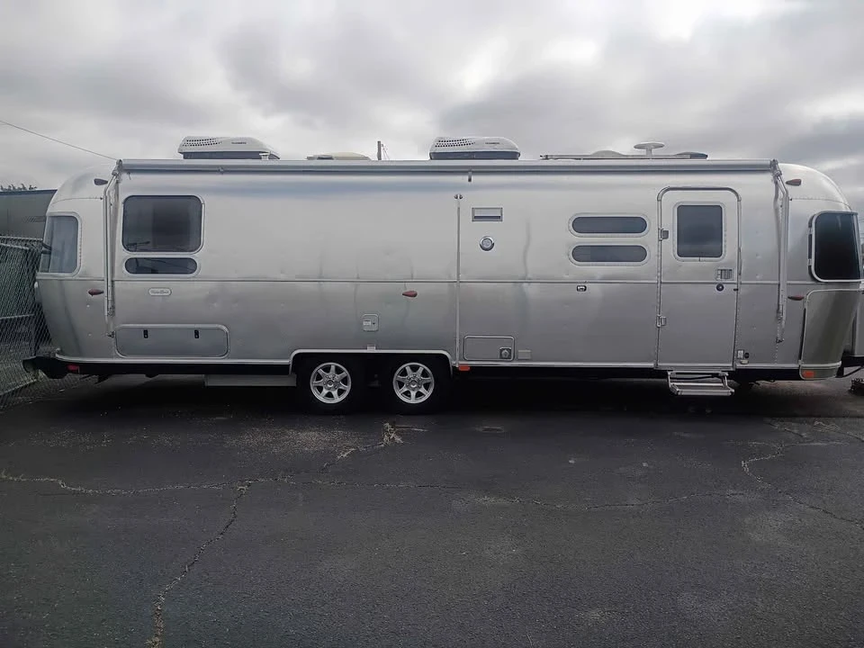 2021 Airstream - Image 8 of 18