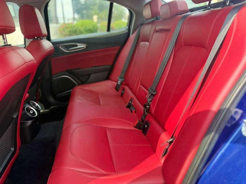 2021 Alfa Romeo Giulia - Image 5 of 6