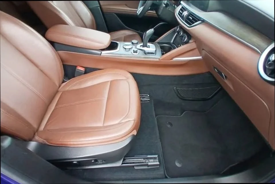 2021 Alfa Romeo Stelvio - Image 16 of 19
