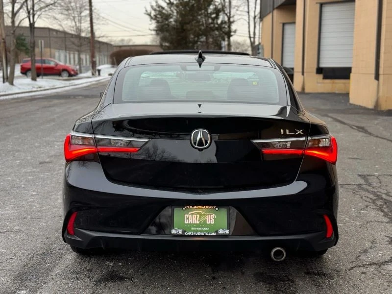 2021 Acura ILX - Image 9 of 12