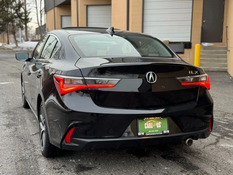 2021 Acura ILX - Image 10 of 12