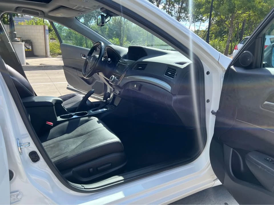 2021 Acura ILX - Image 10 of 20