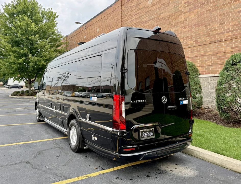 2021 Airstream - Image 14 of 31