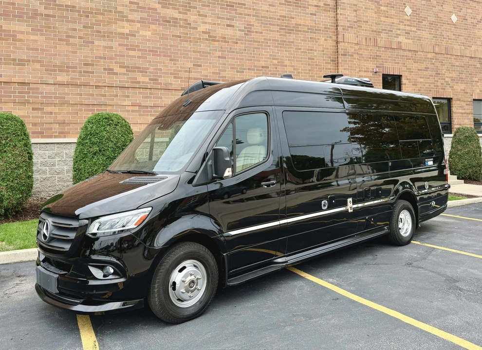2021 Airstream - Image 6 of 31
