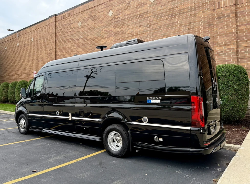 2021 Airstream - Image 13 of 31