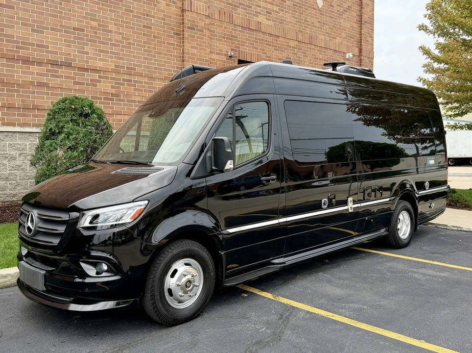 2021 Airstream - Image 7 of 31