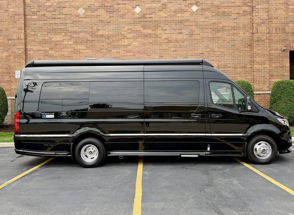 2021 Airstream - Image 20 of 31