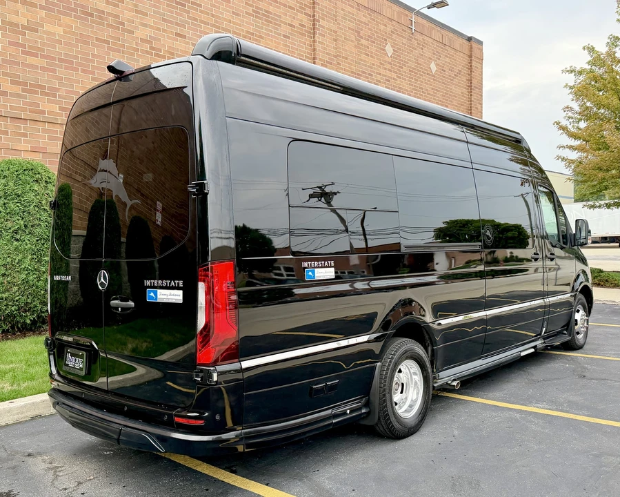 2021 Airstream - Image 18 of 31