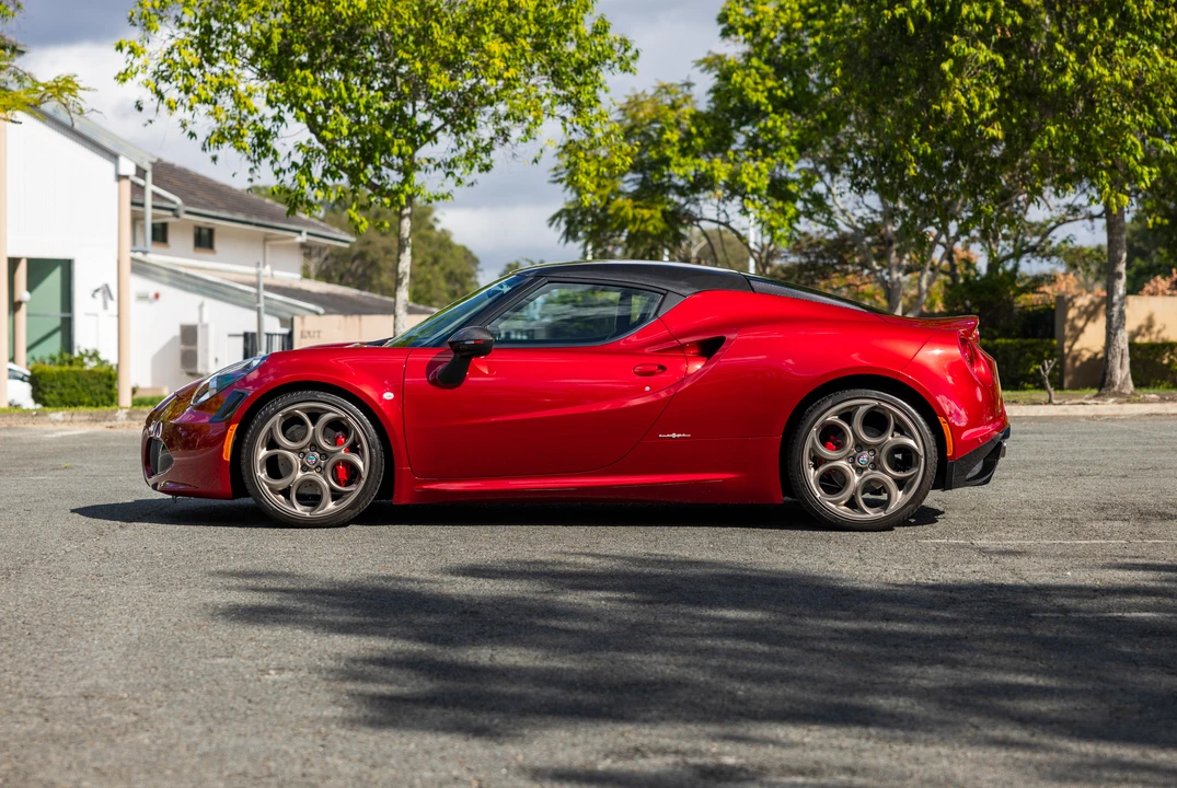 2021 Alfa Romeo 4C - Image 8 of 31