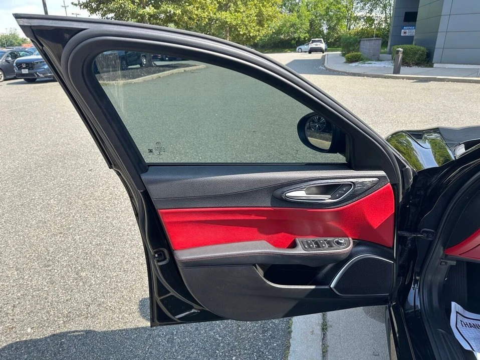 2021 Alfa Romeo Giulia - Image 11 of 20