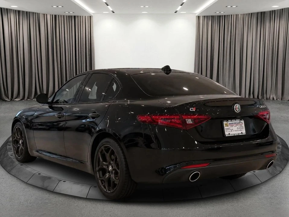2021 Alfa Romeo Giulia - Image 3 of 20