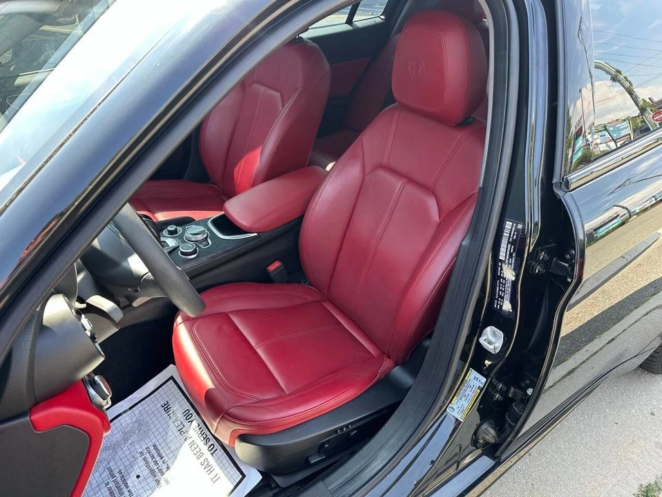 2021 Alfa Romeo Giulia - Image 9 of 20