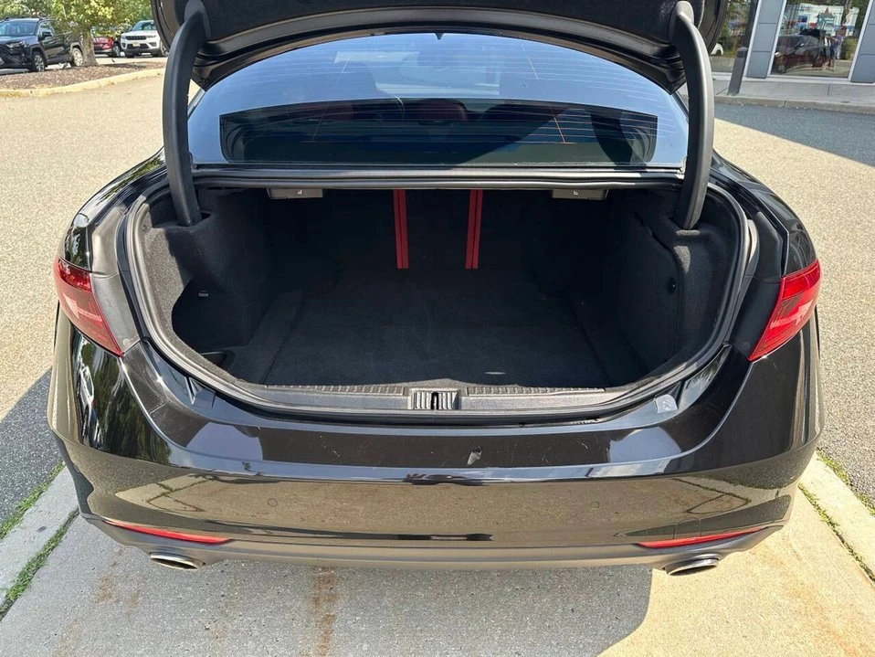 2021 Alfa Romeo Giulia - Image 13 of 20