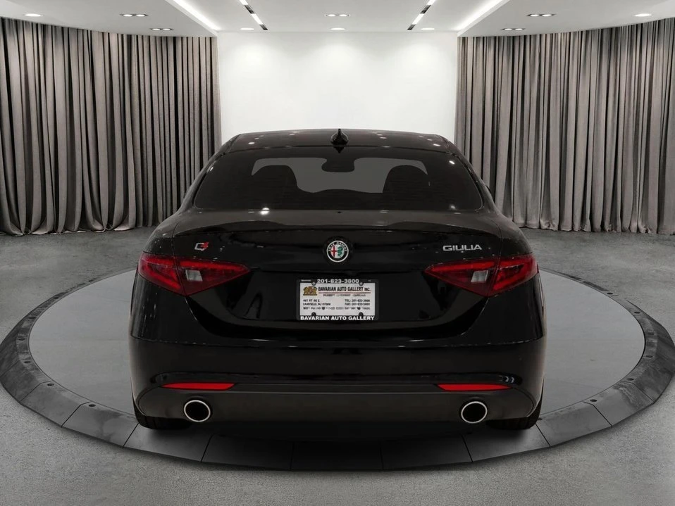 2021 Alfa Romeo Giulia - Image 4 of 20