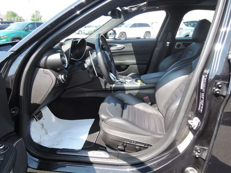 2021 Alfa Romeo Giulia - Image 4 of 10