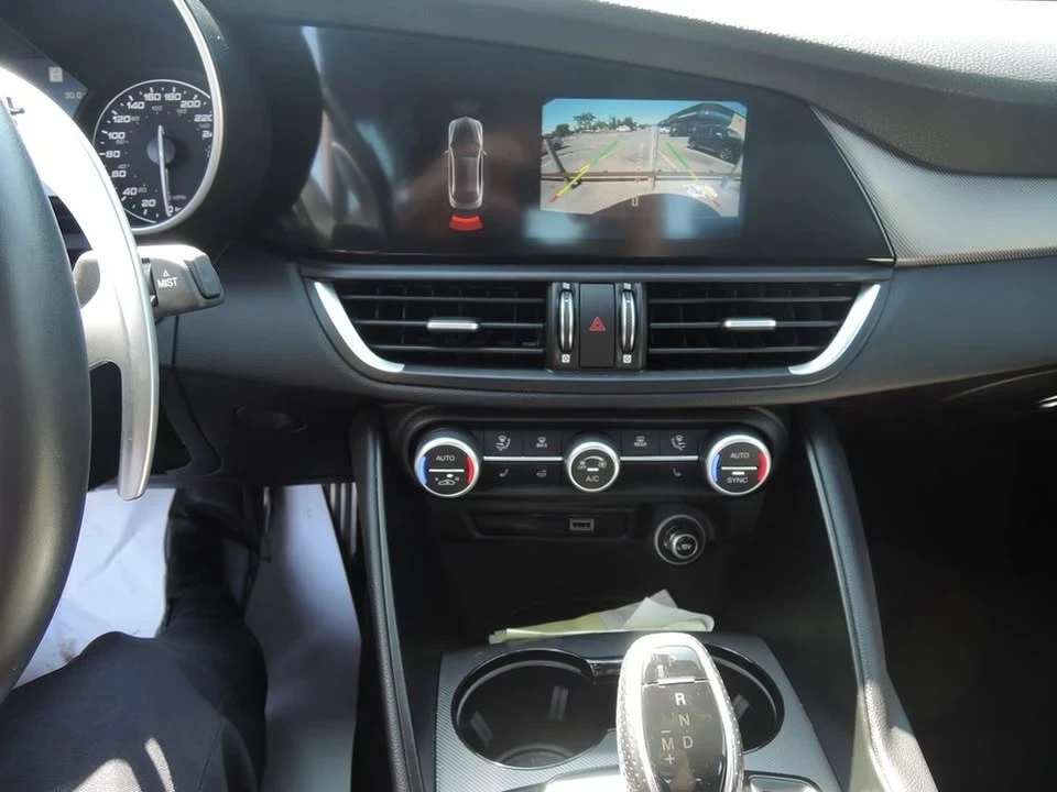 2021 Alfa Romeo Giulia - Image 10 of 10