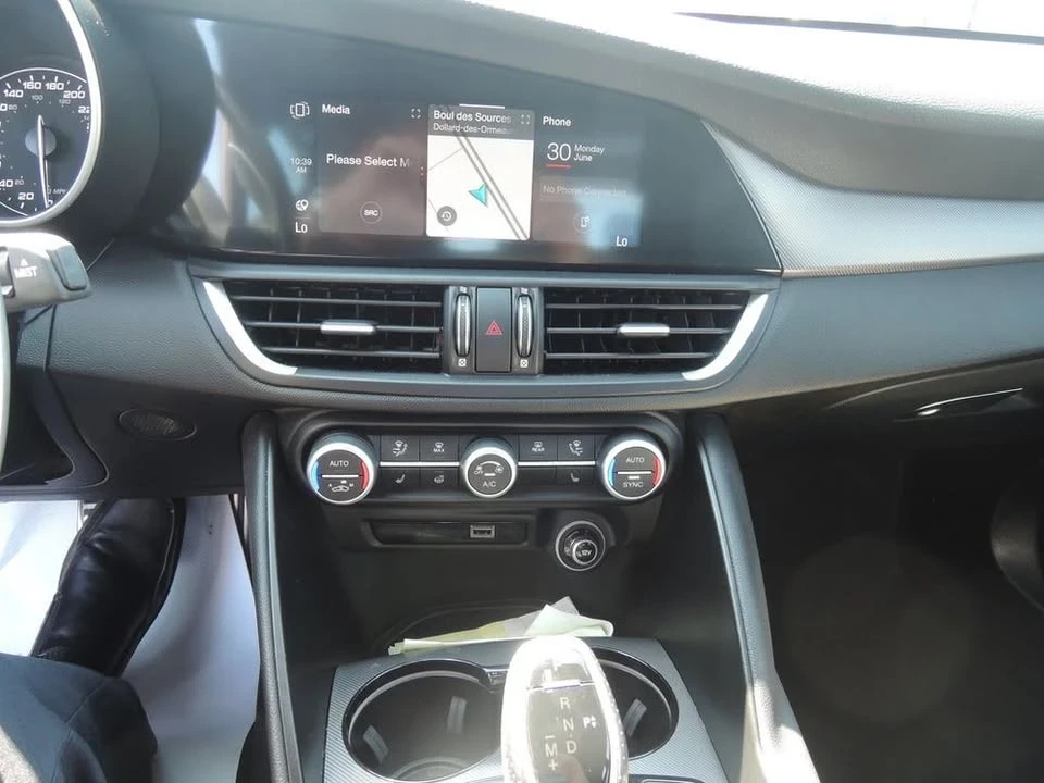 2021 Alfa Romeo Giulia - Image 9 of 10