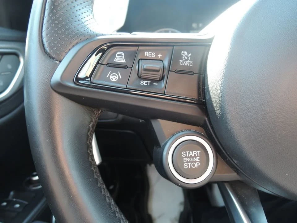 2021 Alfa Romeo Giulia - Image 7 of 10