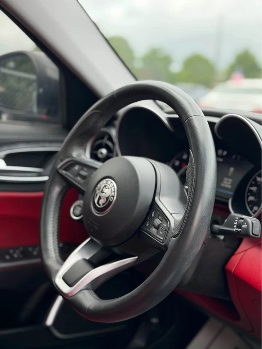 2021 Alfa Romeo Giulia - Image 10 of 12