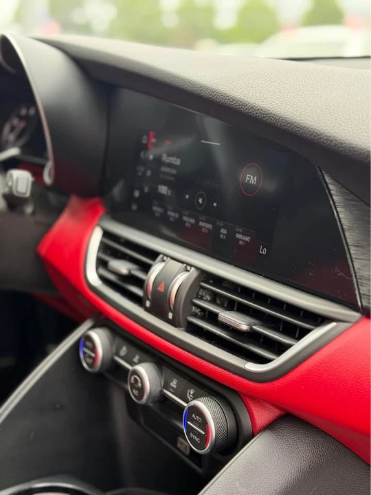 2021 Alfa Romeo Giulia - Image 9 of 12