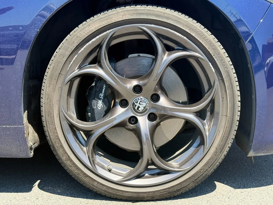 2021 Alfa Romeo Giulia - Image 9 of 21