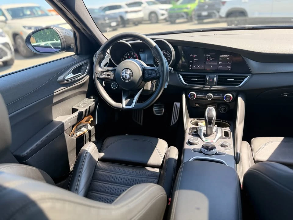 2021 Alfa Romeo Giulia - Image 12 of 21