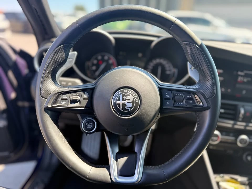 2021 Alfa Romeo Giulia - Image 13 of 21