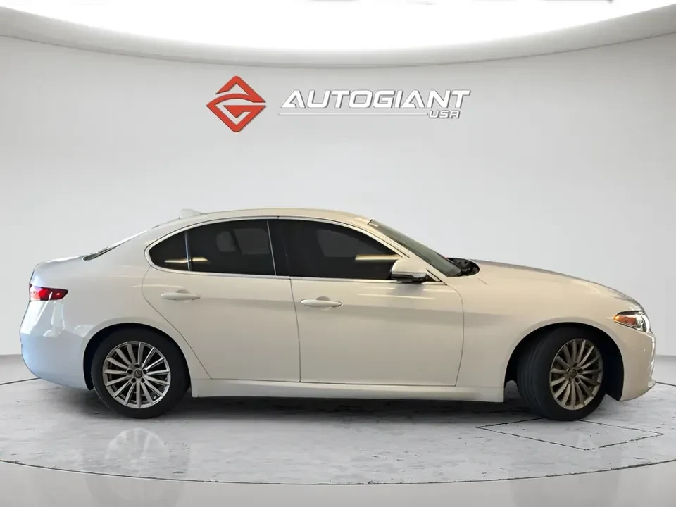 2021 Alfa Romeo Giulia - Image 6 of 8