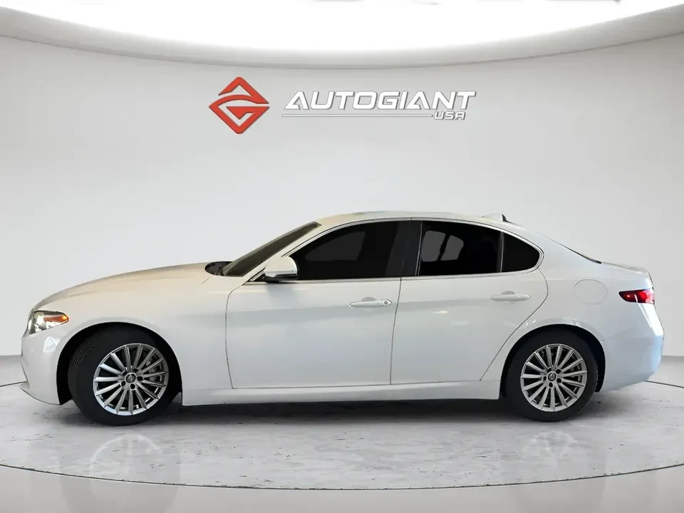2021 Alfa Romeo Giulia - Image 3 of 8