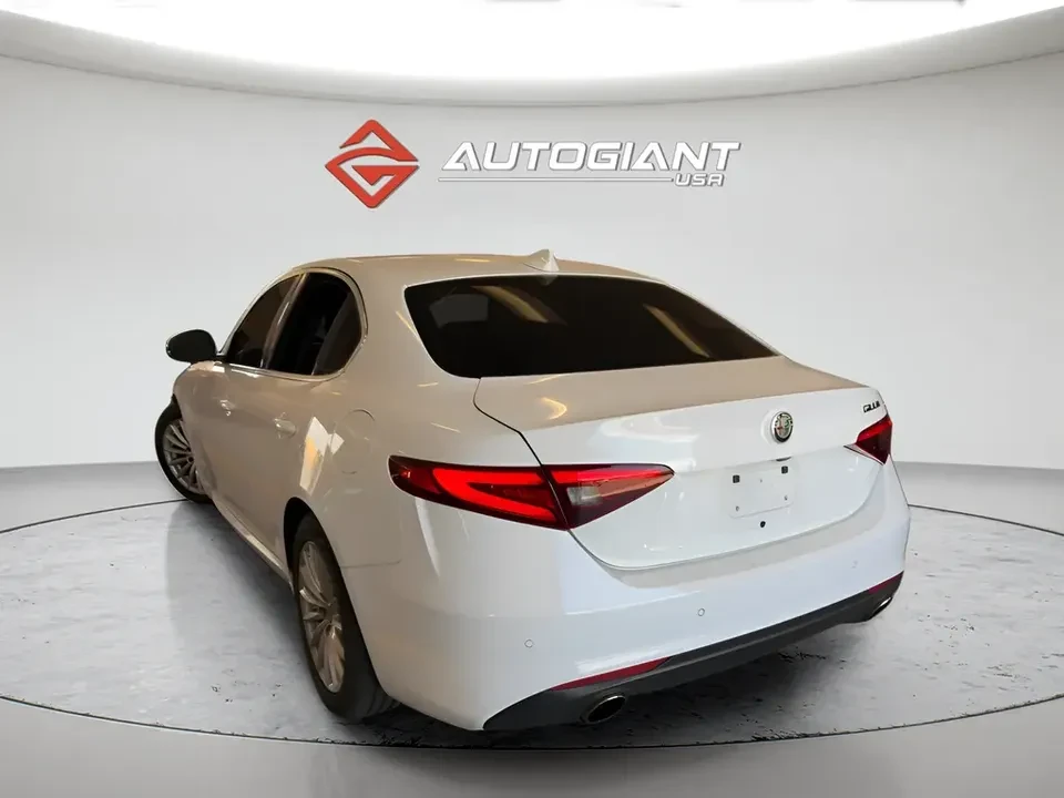 2021 Alfa Romeo Giulia - Image 4 of 8