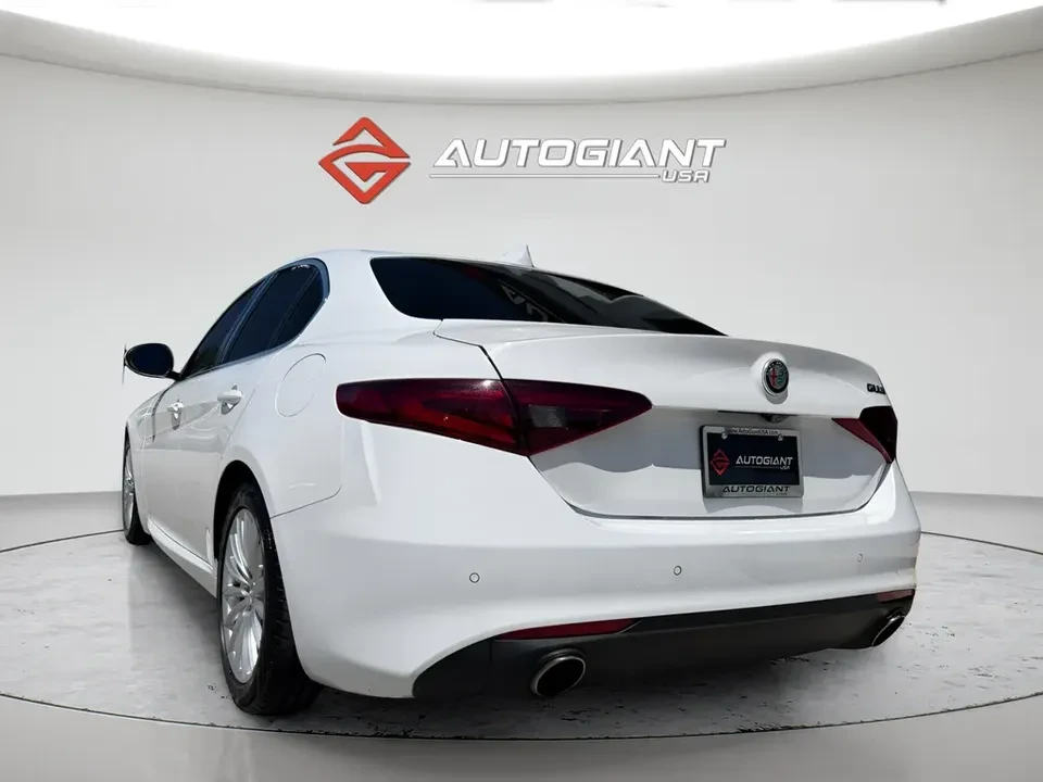 2021 Alfa Romeo Giulia - Image 8 of 20