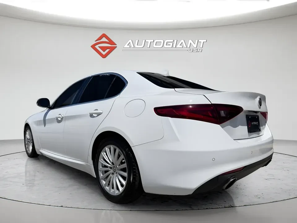 2021 Alfa Romeo Giulia - Image 7 of 20