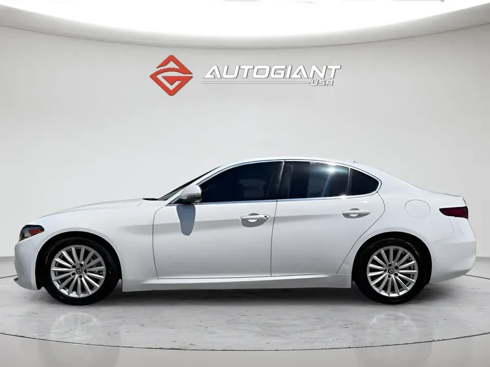 2021 Alfa Romeo Giulia - Image 3 of 20