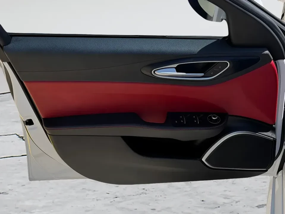 2021 Alfa Romeo Giulia - Image 14 of 20