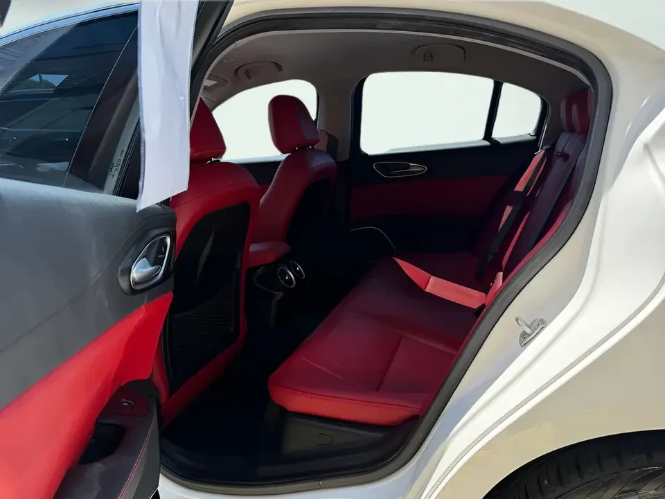 2021 Alfa Romeo Giulia - Image 17 of 20